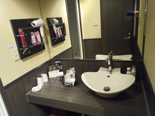HOTEL GARNET（ガーネット)(千葉市中央区/ラブホテル)の写真『601号室　洗面所』by かーたー