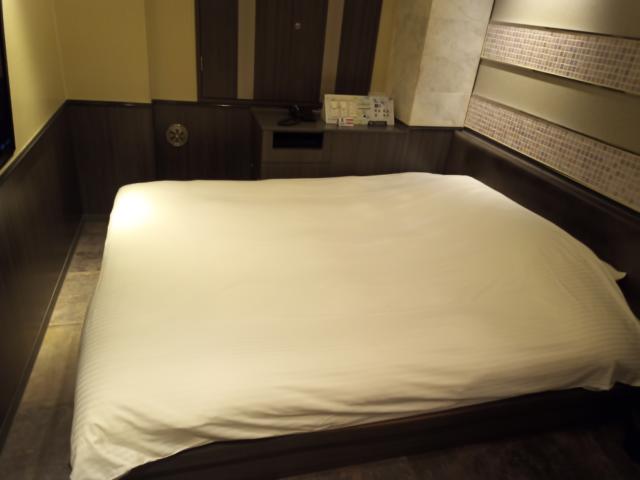 HOTEL GARNET（ガーネット)(千葉市中央区/ラブホテル)の写真『601号室　ベッド』by かーたー
