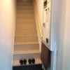 HOTEL 艶EN(横須賀市/ラブホテル)の写真『116号室利用(20,6)部屋のドアを開けると、直ぐに階段で2階へ上がります。』by キジ