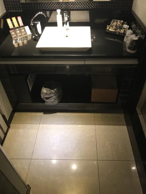 ホテル MOA(モア)(川崎市川崎区/ラブホテル)の写真『(203号室)洗面台。アメニティもそろってました。』by こーめー