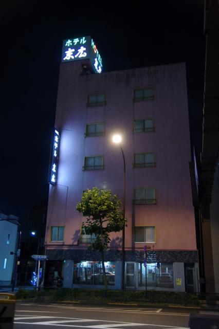 末広ホテル(新宿区/ラブホテル)の写真『夜の外観②』by マーケンワン