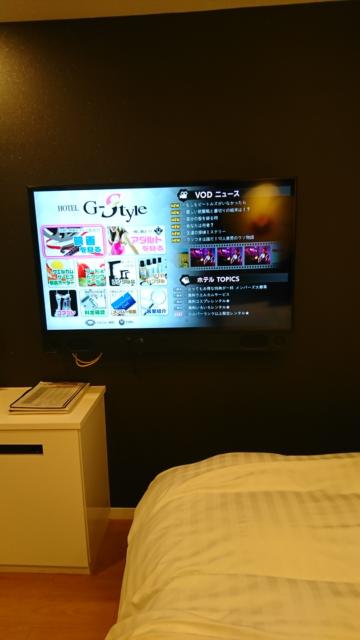 HOTEL G-Style(豊島区/ラブホテル)の写真『203号室 ベッドの足元にテレビ』by なめろう