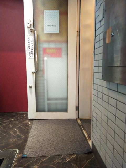 新橋レンタルルーム24コスモスⅢ(港区/ラブホテル)の写真『エントランス』by もぐたんっ