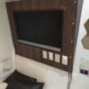 新橋レンタルルーム24コスモスⅢ(港区/ラブホテル)の写真『4号室　テレビ　防音はされていると思う。　見やすい大きさ』by もぐたんっ