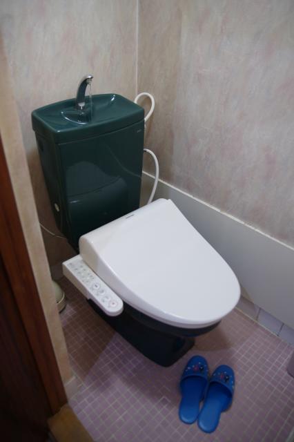 末広ホテル(新宿区/ラブホテル)の写真『503号室　洗浄機能付きトイレ』by マーケンワン