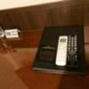 池袋セントラルホテル(豊島区/ラブホテル)の写真『307号室 テレビ下のリモコンなど(Wi-Fiも完備です)』by 舐めたろう