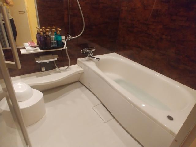 HOTEL ザ・ウエスト(八王子市/ラブホテル)の写真『105号室、お風呂』by すぬすぬ（運営スタッフ）
