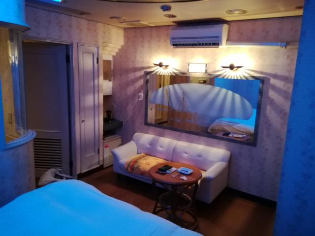 ホテル エレガンス(大田区/ラブホテル)の写真『603号室利用(20,7)ベッド側からの室内。』by キジ