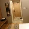 ホテル大山(新宿区/ラブホテル)の写真『203号室 部屋の奥から玄関を望む』by 舐めたろう