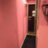 ホテル ルージュ(豊島区/ラブホテル)の写真『101号室　部屋から玄関口』by もぐたんっ