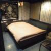ホテル ムーンパティオ(豊島区/ラブホテル)の写真『1250号室　このホテルの良いところはベッドの幅が広め』by もぐたんっ