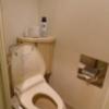 ホテルスマイル(豊島区/ラブホテル)の写真『403号室（トイレ。パナソニック製ウォシュレットで便座部分が後付け）』by 格付屋