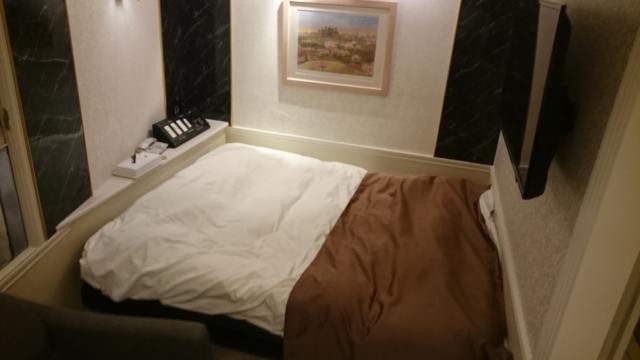 HOTEL GOLD(ホテル ゴールド)(川崎市川崎区/ラブホテル)の写真『701号室のベッド』by angler
