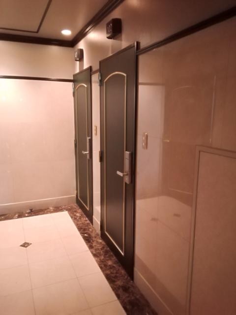 HOTEL C. YOKOHAMA(ホテル シードット横浜)(横浜市神奈川区/ラブホテル)の写真『102号室利用(20.8)部屋の入口です。』by キジ