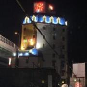 ファインリゾート(名古屋市西区/ラブホテル)の写真『夜の外観』by まさおJリーグカレーよ