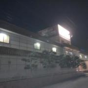 モンブラーン(知立市/ラブホテル)の写真『夜の外観』by まさおJリーグカレーよ