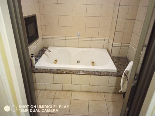 LARGE Honjo（ラルジュ）(本庄市/ラブホテル)の写真『307号室バスルーム』by オキニスキー