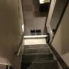 Hotel BaliBali(バリバリ)池袋(豊島区/ラブホテル)の写真『B101号室　階段途中から見たお部屋入口付近』by ACB48