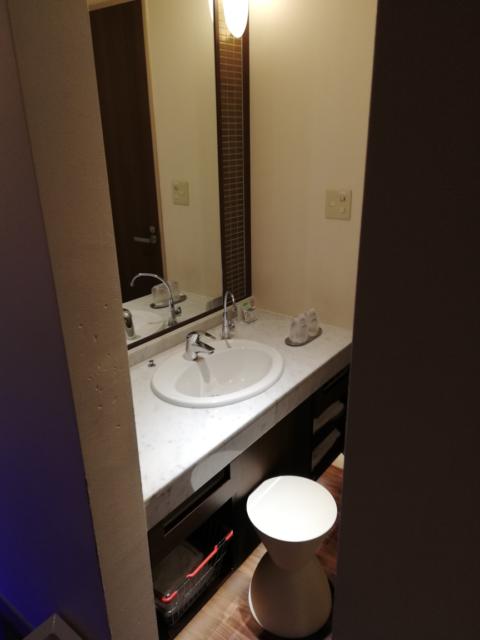 GRAND CHARIOT(グランシャリオ)(新宿区/ラブホテル)の写真『203号室　洗面所』by らくたろう