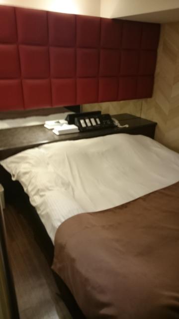 HOTEL GOLD(ホテル ゴールド)(川崎市川崎区/ラブホテル)の写真『602号室のベッド ヘッド部分に鏡がある。(*^^*)』by angler