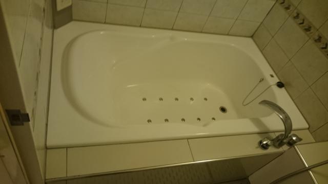 HOTEL GOLD(ホテル ゴールド)(川崎市川崎区/ラブホテル)の写真『602号室の浴槽。水量は豊富ですぐにたまります。』by angler