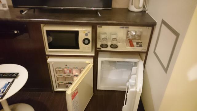 HOTEL GOLD(ホテル ゴールド)(川崎市川崎区/ラブホテル)の写真『602号室のテレビ下。冷蔵庫は二つ。』by angler