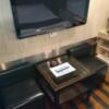 ラックス(台東区/ラブホテル)の写真『302号室 テーブル、イス2脚、テレビ。テーブルの上に灰皿とライター！』by なめろう