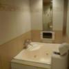 ベネチアン(渋谷区/ラブホテル)の写真『502号室（浴室入口から）』by 格付屋