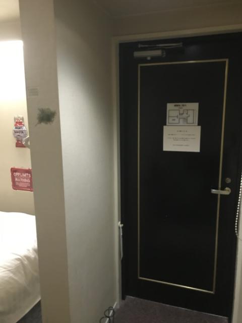HOTEL LUPINUS（ルピナス）(大和市/ラブホテル)の写真『402号室の玄関』by 少佐