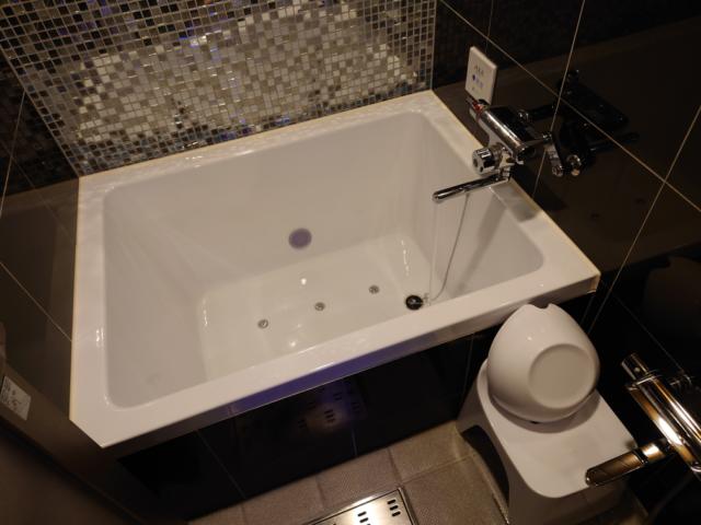 HOTEL ENJU 別邸万華(台東区/ラブホテル)の写真『203号室のお風呂』by ぶいまっくす