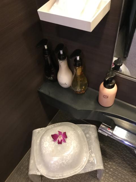 HOTEL Bali An Resort　新宿アイランド店(新宿区/ラブホテル)の写真『浴室のシャンプー類』by 少佐