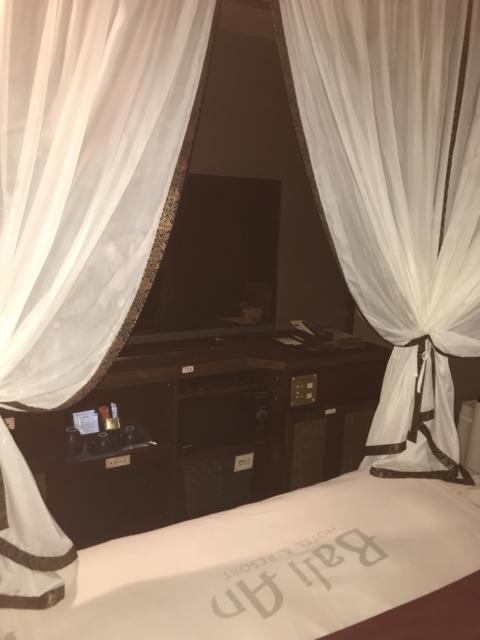 HOTEL Bali An Resort　新宿アイランド店(新宿区/ラブホテル)の写真『暗いですがテレビです』by 少佐