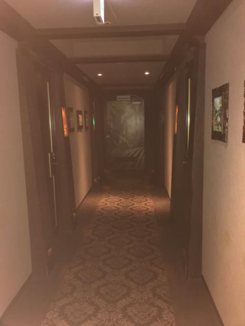 HOTEL Bali An Resort　新宿アイランド店(新宿区/ラブホテル)の写真『2階の廊下①』by 少佐