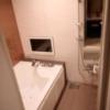 555MOTEL GOTEMBA(御殿場市/ラブホテル)の写真『23号室利用(20,8)階段下にお風呂です。』by キジ