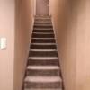 555MOTEL GOTEMBA(御殿場市/ラブホテル)の写真『23号室利用(20,8)2階への階段。』by キジ