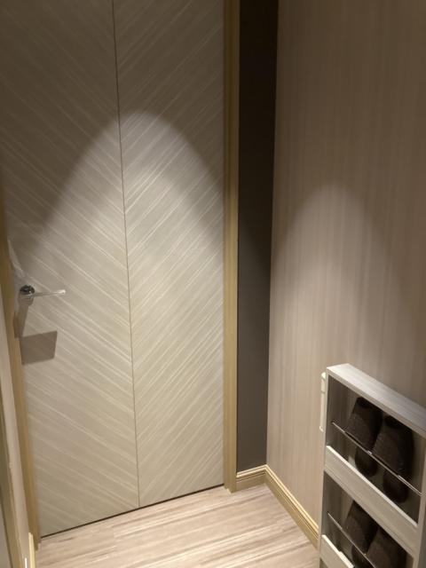ホテル Swing（スウィング）(神戸市中央区/ラブホテル)の写真『505号室　玄関』by 風のヒューイ