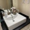 MYTH BB（マイスビービー)(大阪市/ラブホテル)の写真『311号室。洗面別角度。歯ブラシ、髪をとかすブラシなど置いてます。』by カトリーナ