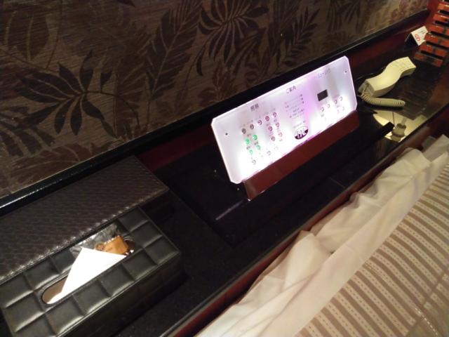 ホテル パル新宿店(新宿区/ラブホテル)の写真『６０３号室　ベッド周り』by もぐたんっ