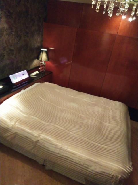 ホテル パル新宿店(新宿区/ラブホテル)の写真『６０３号室　ベッド幅広』by もぐたんっ