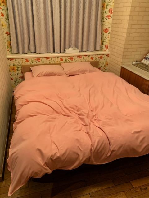 ホテル エクセルシオ(新宿区/ラブホテル)の写真『201号室、ベッド』by 屋敷ミラン