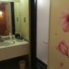 プラージュ(横浜市神奈川区/ラブホテル)の写真『202号室。洗面所。ちょっと年季を感じます。』by 92魔