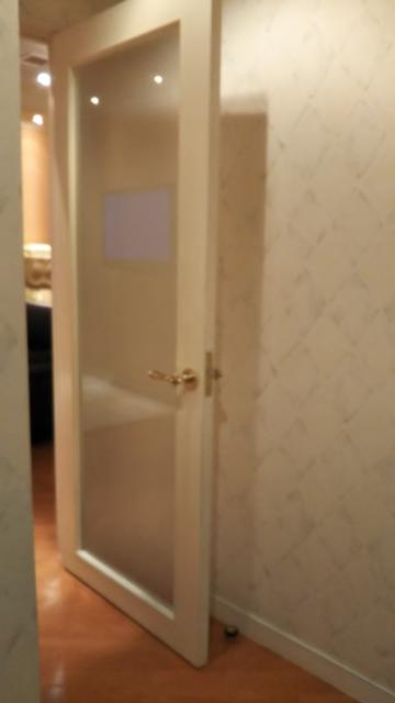LARGE Honjo（ラルジュ）(本庄市/ラブホテル)の写真『306号室　玄関から部屋入り口へ』by 八つの大罪