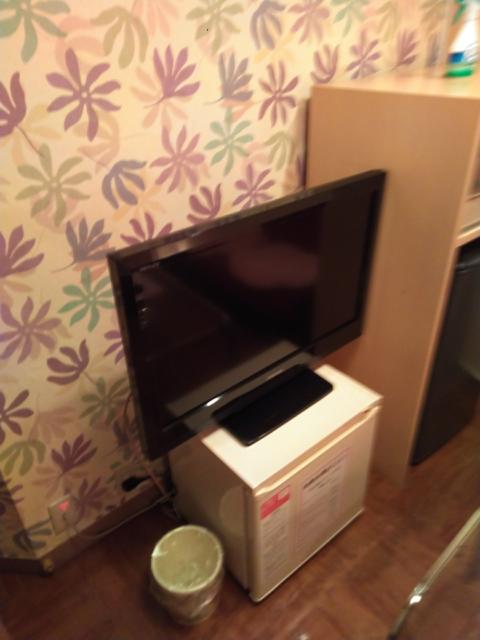 HOTEL SUEHIRO 本館(台東区/ラブホテル)の写真『302号室　テレビ小さめ』by もぐたんっ