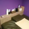 マンゴスチンホテル(町田市/ラブホテル)の写真『513号室のベッドベッド。調光。クーラーリモコン。歯ブラシ。部屋は禁煙です。』by angler