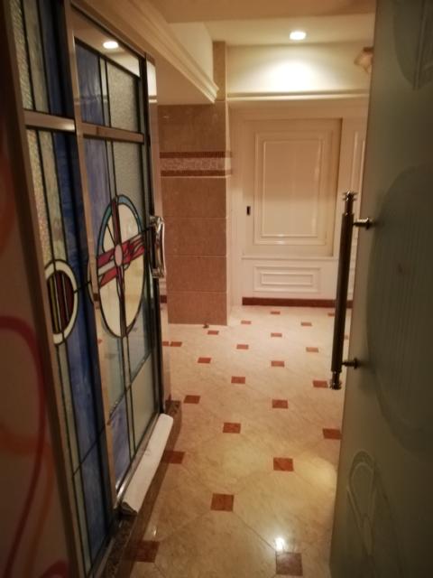 HOTEL TIFFARD（ティファード）(新宿区/ラブホテル)の写真『515号室、玄関からの景色』by らくたろう