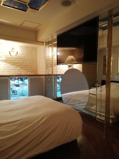 HOTEL TIFFARD（ティファード）(新宿区/ラブホテル)の写真『515号室、VOD、鏡張り』by らくたろう