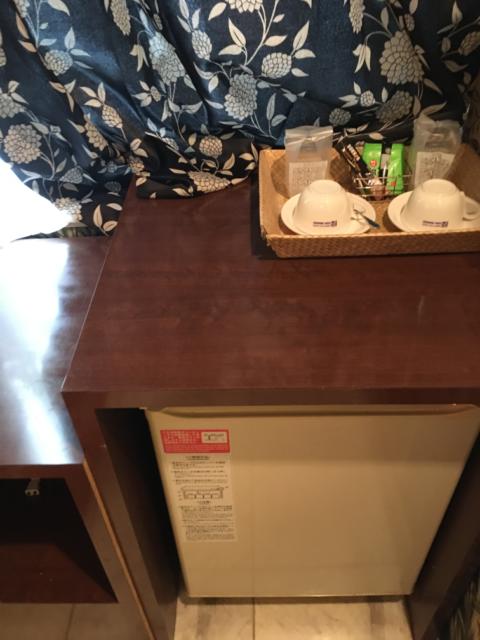 サンマリン(新宿区/ラブホテル)の写真『601号室　冷蔵庫とお茶セット』by ちげ