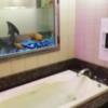 ファインガーデン京都南(京都市伏見区/ラブホテル)の写真『303号室。湯船。ジャグジーとTV付きです。壁の熊の人形が可愛いです。』by 航平