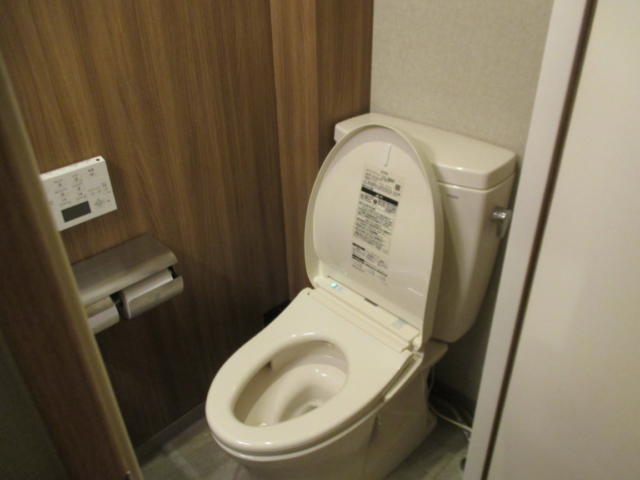ホテル大山(新宿区/ラブホテル)の写真『208号室トイレ　きれいでした』by 名無しさん（ID:41568）