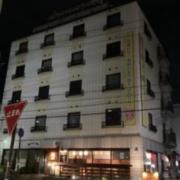 ホテル プラザ(松本市/ラブホテル)の写真『夜の外観』by まさおJリーグカレーよ